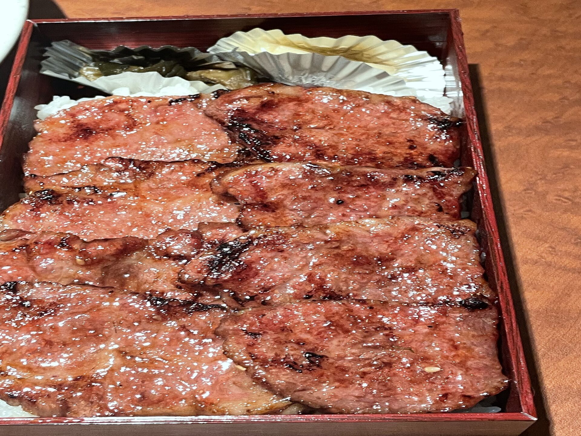 新メニュー　肉ケーキ